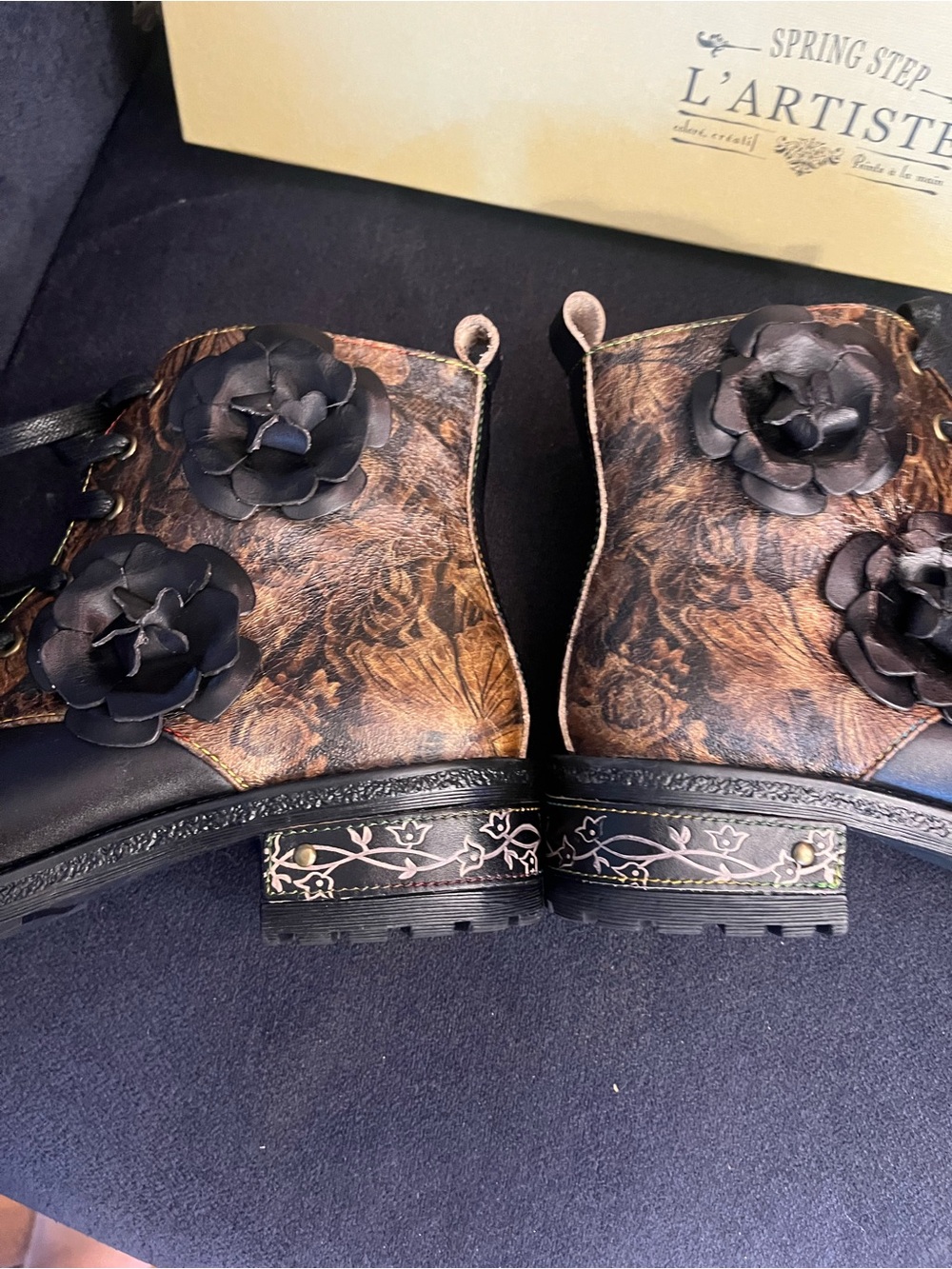 L'atiste Black & Brown Floral Accent Lace-Up Ankle Boots - Picture 5 of 10